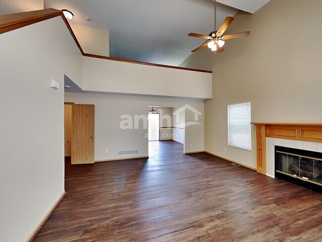 Building Photo - 8150 Creekstone Ln