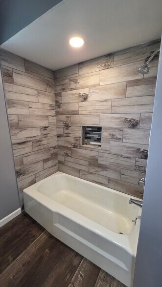 Building Photo - 1380 Catalpa Dr