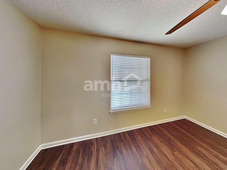 Building Photo - 1745 Pickwick Pl