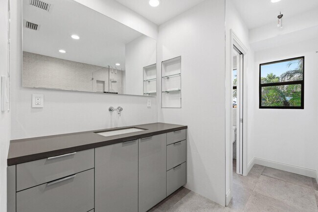 Building Photo - 2835 Polo Island Dr