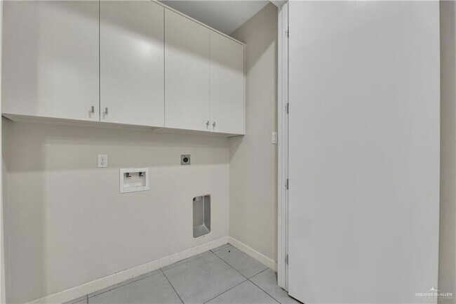 Building Photo - 1441 Ozark Ave