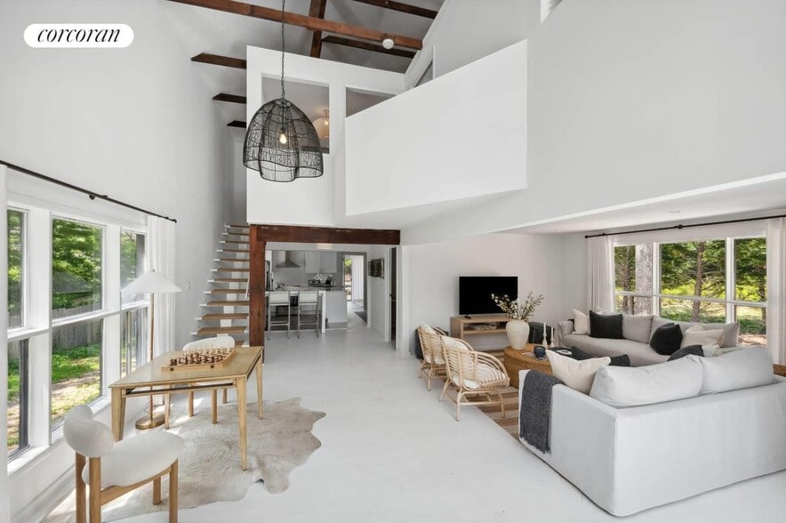 Building Photo - 201 Cove Hollow Rd