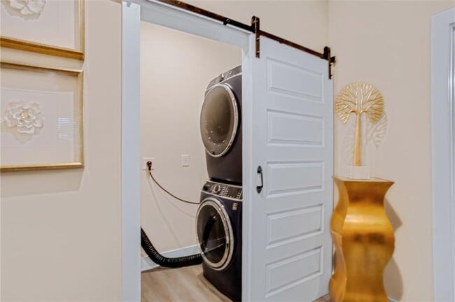 Building Photo - 2925 Dodson Dr