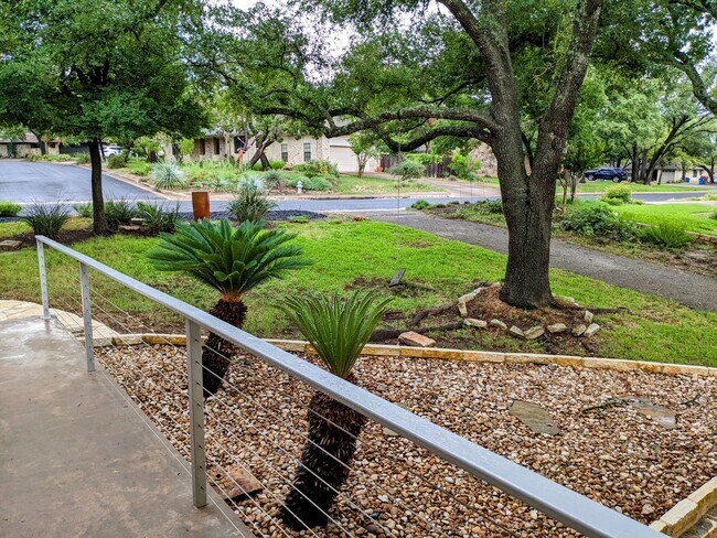 Building Photo - 6815 Bayridge Ter