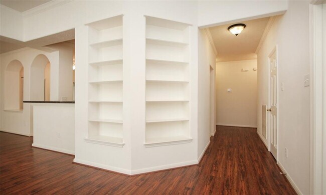 Building Photo - 3 S Avonlea Cir