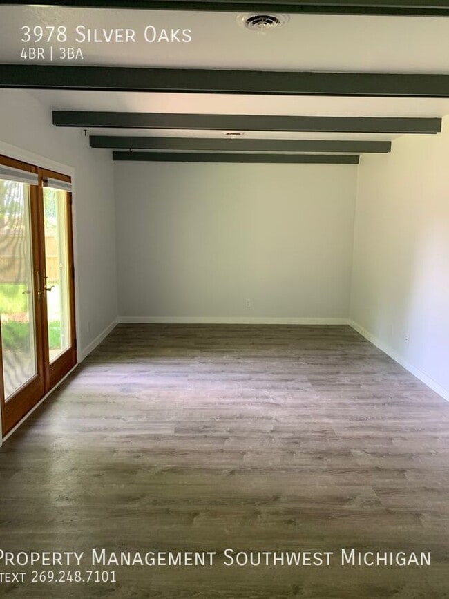 Building Photo - 3978 Silver Oaks Dr