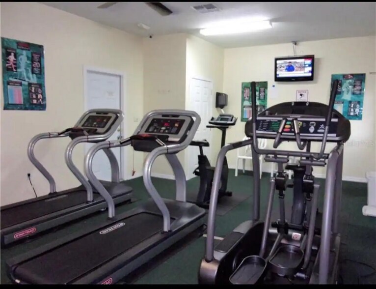 Building Photo - 8824 Coral Palms Ct