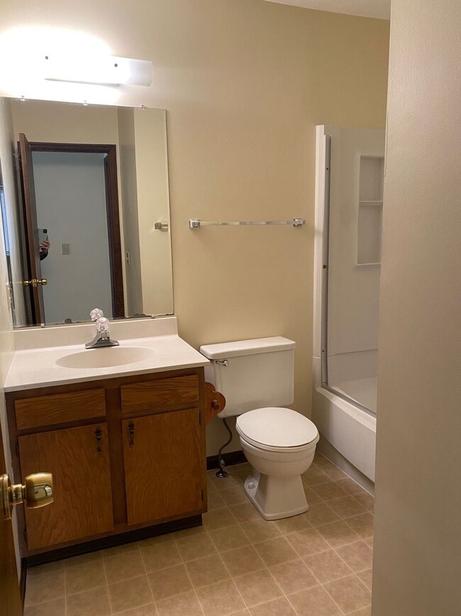 Building Photo - Apartment for Rent - Exclusive Leasing Special