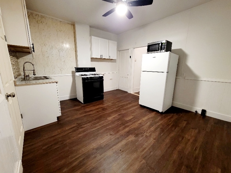 Building Photo - 1312 N Washington St