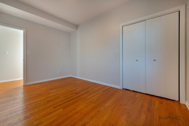 Building Photo - 2226 W Monroe St
