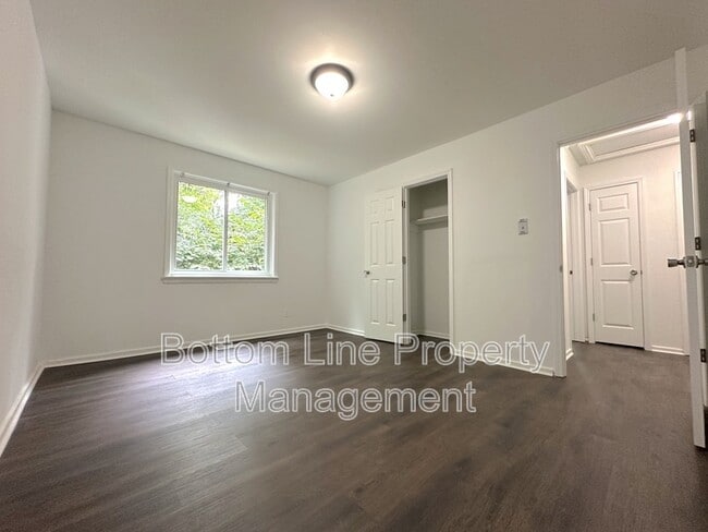 Building Photo - 2516 Marlowe Ave