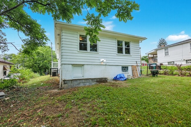 Building Photo - 3728 Standish Ave