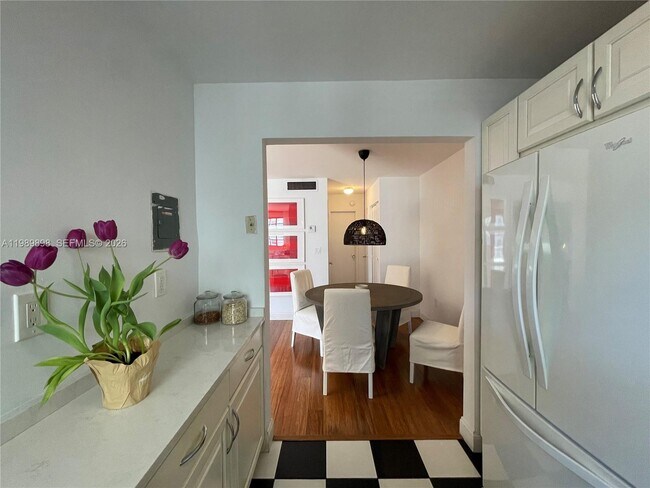 Building Photo - 221 Meridian Ave