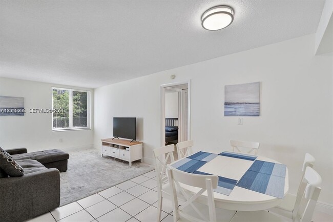 Building Photo - 250 180th Dr