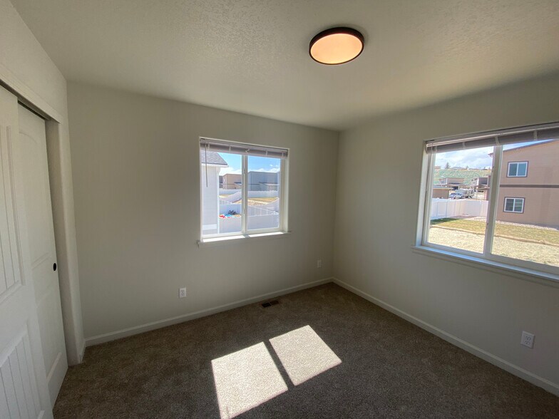 Building Photo - 1506 Alyssaelaine Dr