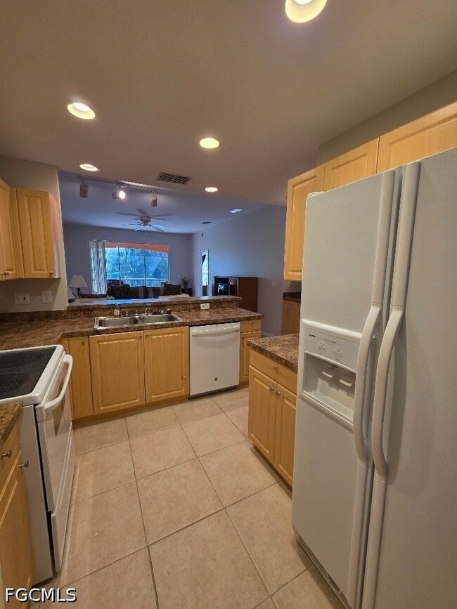 Building Photo - 15999 Mandolin Bay Dr