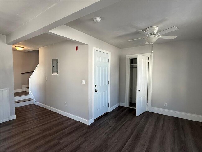 Building Photo - 251 High St