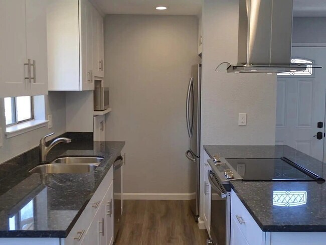 Building Photo - 5711 Calmor Ave