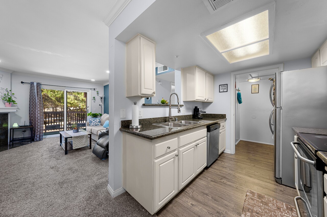 Building Photo - 12015 Alta Carmel Ct