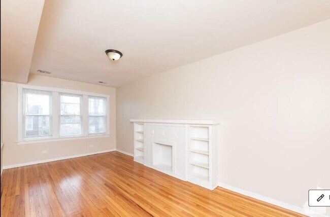 Building Photo - 2 bedroom in Chicago IL 60625