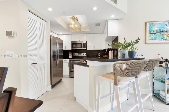 Building Photo - 2009 SE 10th Ave