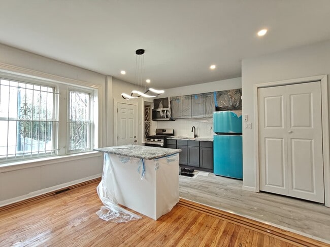 Building Photo - 114 S 54th St