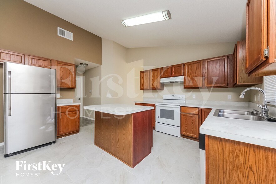 Building Photo - 10272 Willowemac Ct