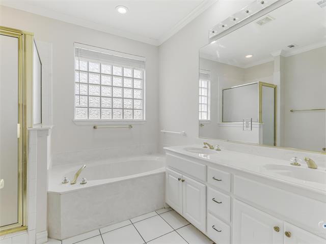 Building Photo - 609 Sunningdale