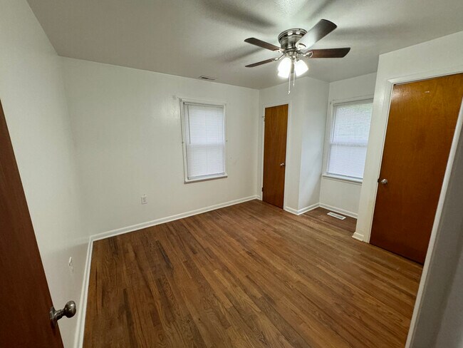 Building Photo - 1140 Osage Ave