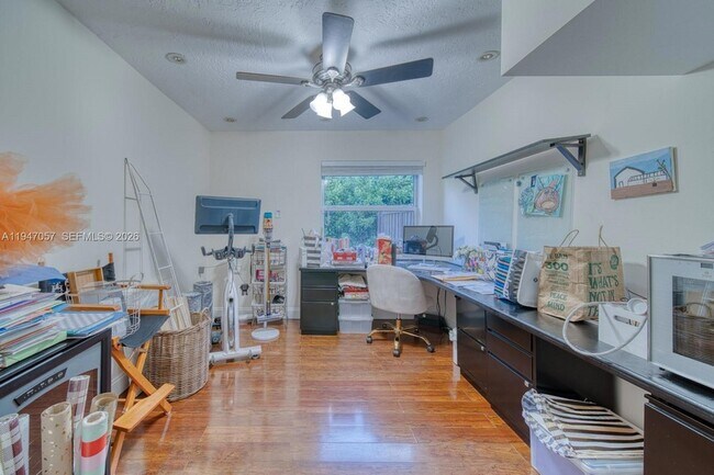 Building Photo - 12620 SW 114th Ave