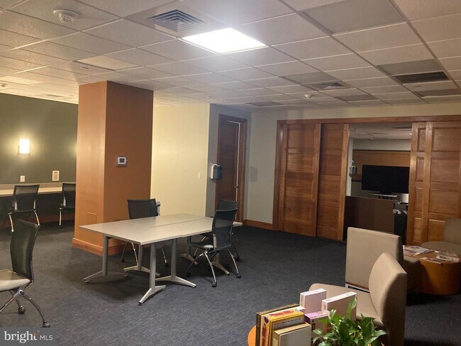 Building Photo - 2601 Pennsylvania Ave