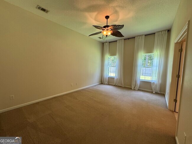 Building Photo - 607 Victorias Cir