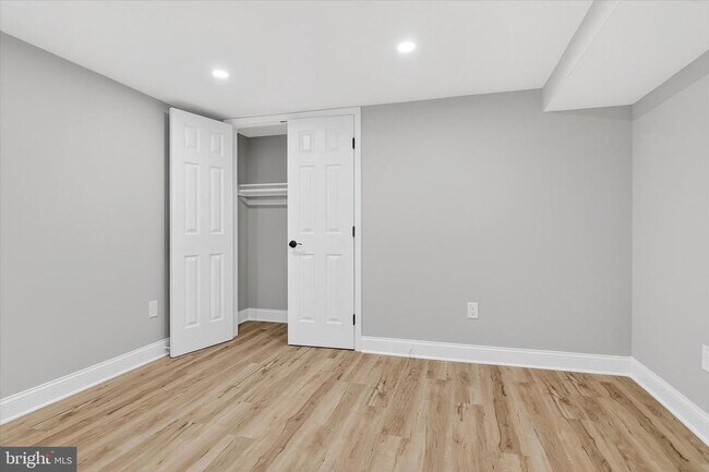 Building Photo - 1607 N Glebe Rd