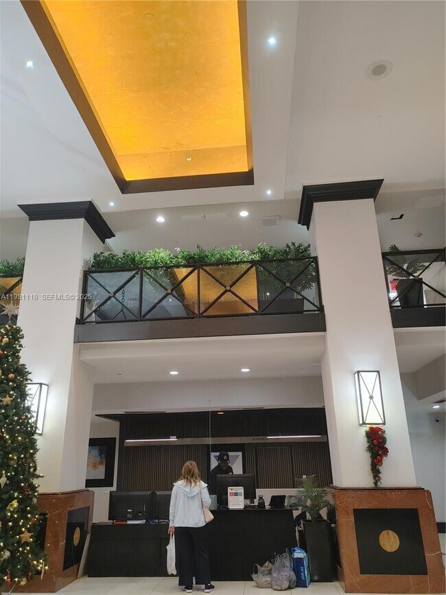 Building Photo - 555 NE 15th St