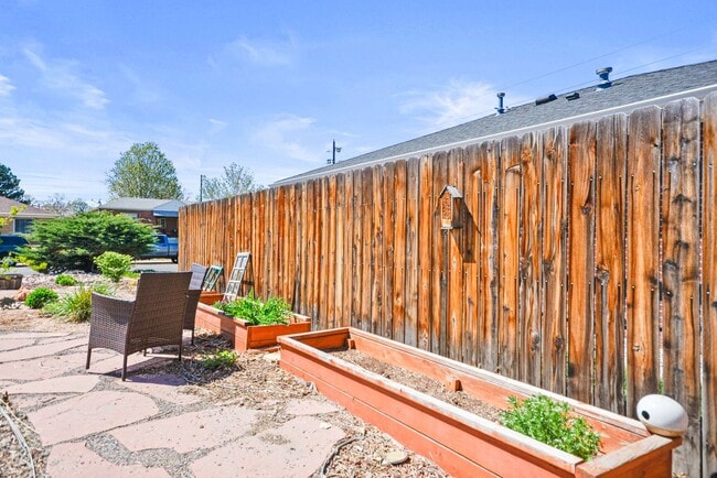 Building Photo - 2Bed/1bath beautiful Home close to City Park