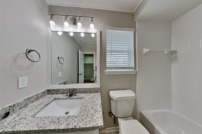 Building Photo - 4818 Twisting Rd