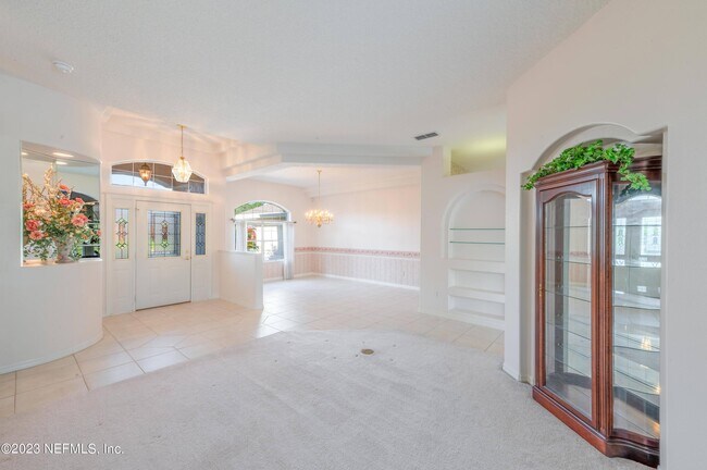 Building Photo - 13 Clear Ct