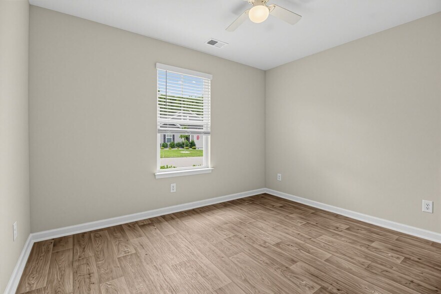 Building Photo - 383 Spruce Pne Wy