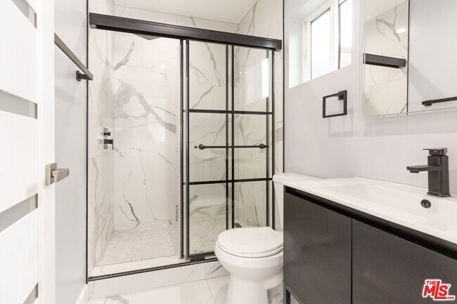 Building Photo - 7420 Vanalden Ave