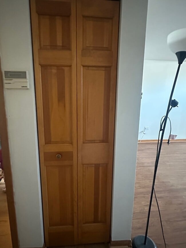 Building Photo - 1942 Heron Ave