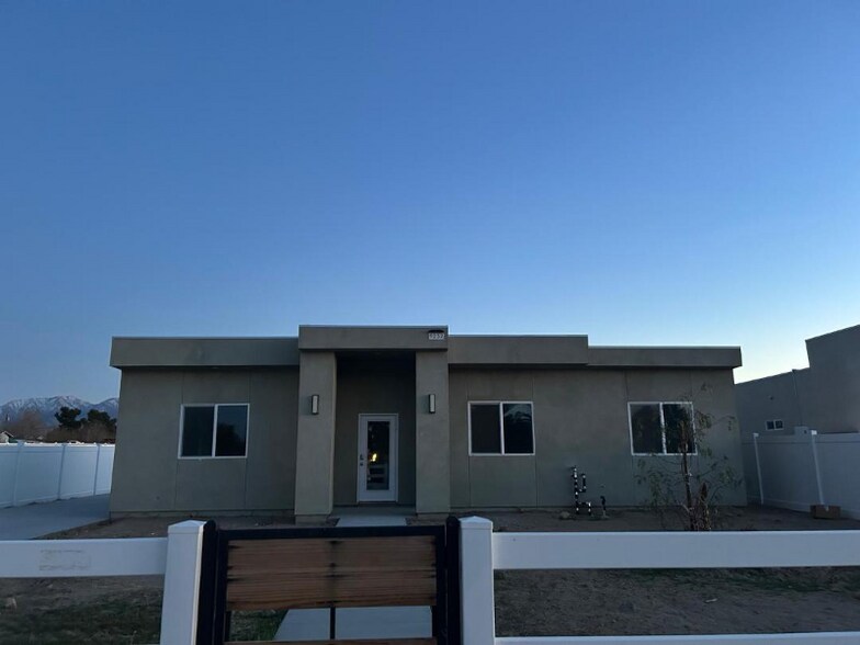 Primary Photo - 9220 E Ave T