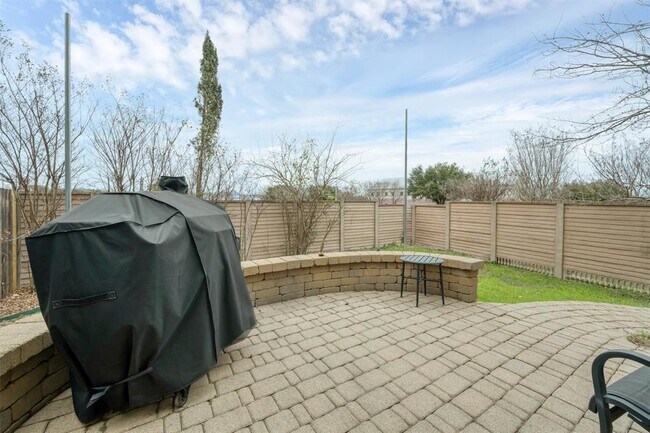 Building Photo - 2100 Pipers Field Dr