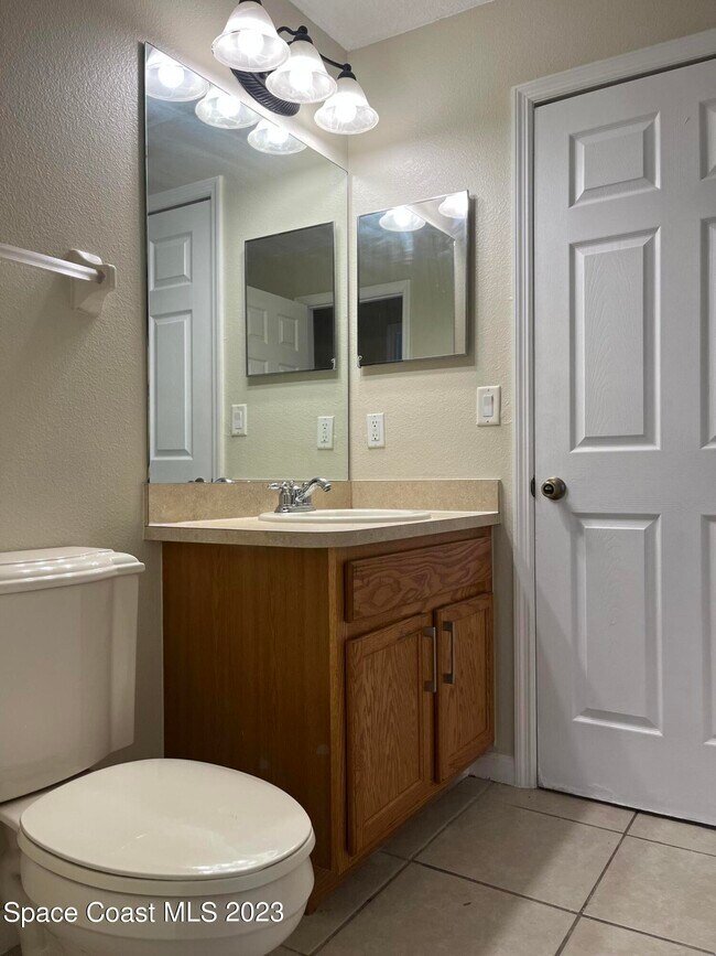 Building Photo - 605 Margie Dr