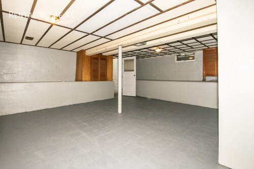 Building Photo - 6621 W 73rd St
