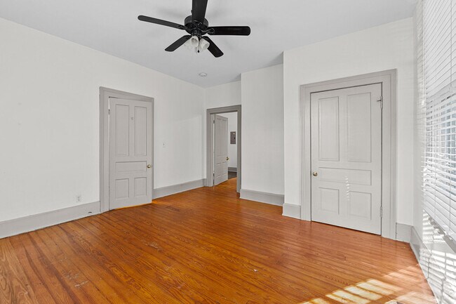 Building Photo - 320 Telfair St