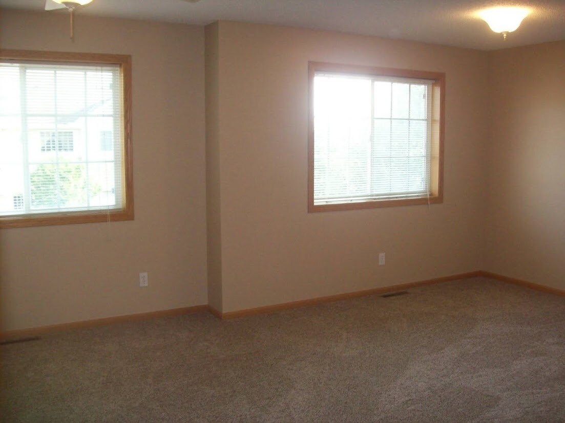 Large primary bedroom - 20617 Erin Way