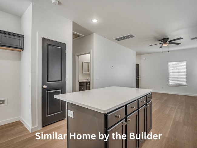 Building Photo - 2720 SW G Ave