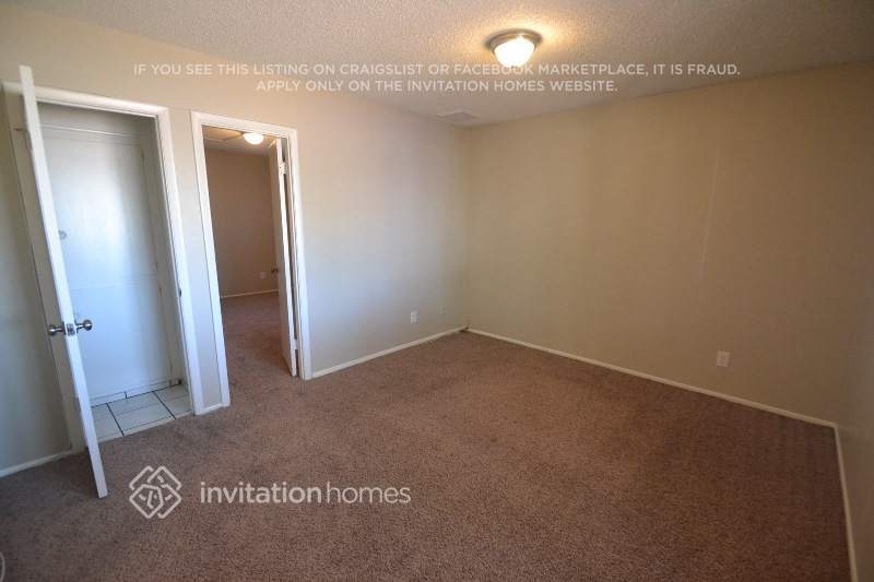Building Photo - 4153 N 63rd Dr