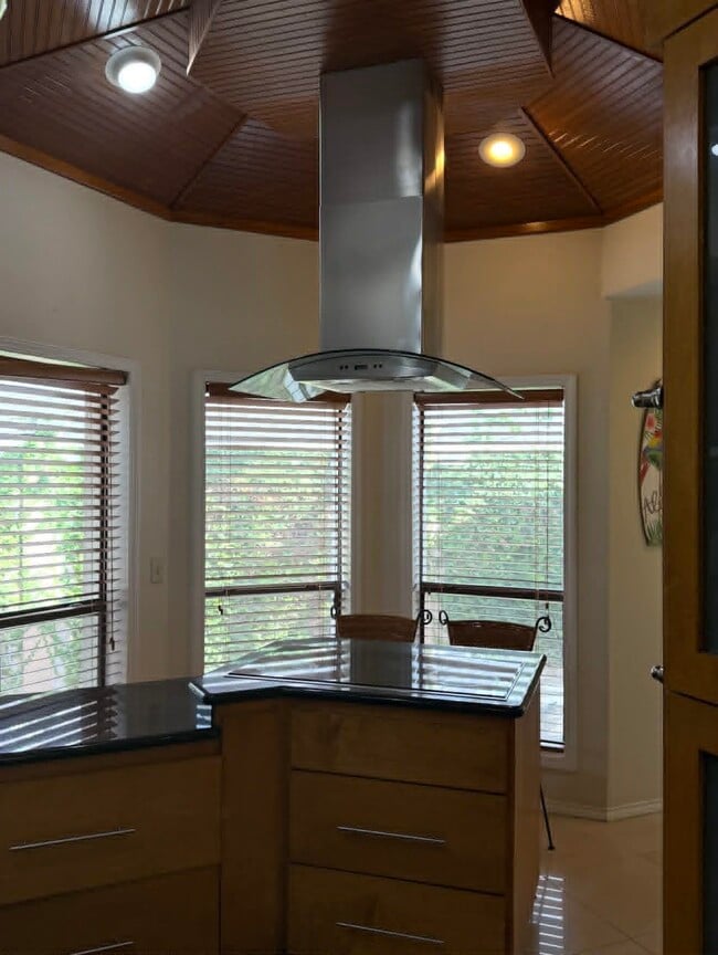 Building Photo - 3110 Jacaranda Dr