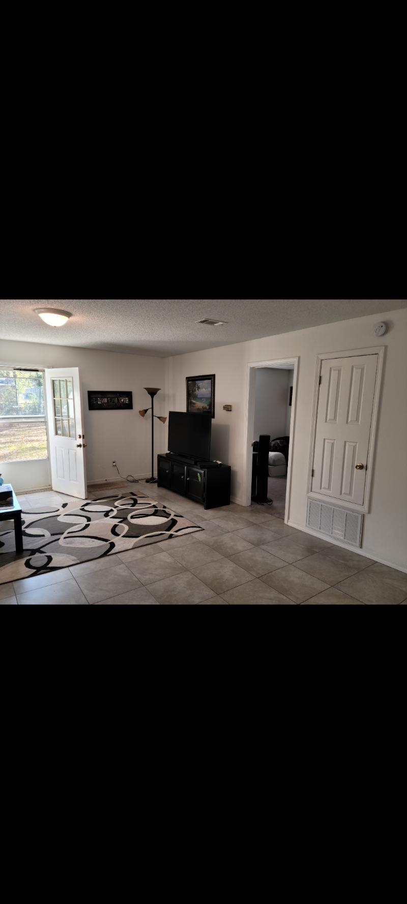 Building Photo - 6519 Robie Rd